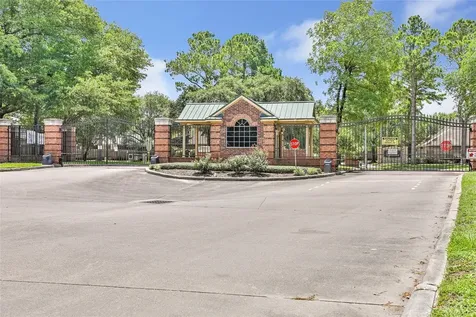 2803 Kings Crossing Drive 303 Houston TX 77345
