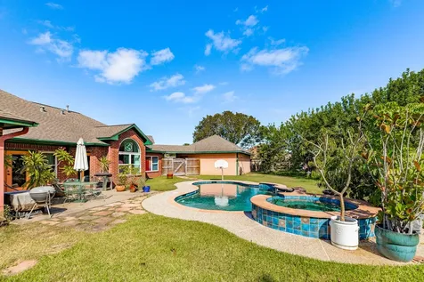 55 Mandevilla Court Lake Jackson TX 77566