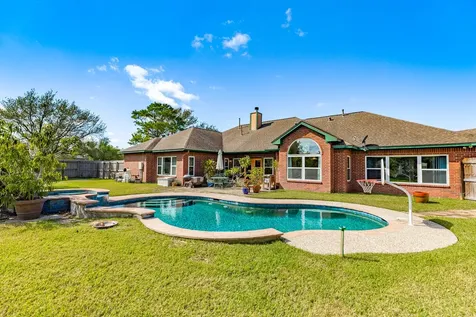 55 Mandevilla Court Lake Jackson TX 77566