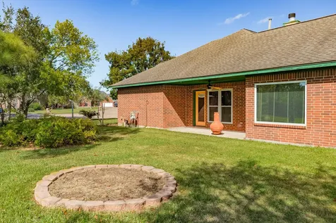 55 Mandevilla Court Lake Jackson TX 77566