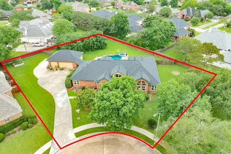 55 Mandevilla Court Lake Jackson TX 77566