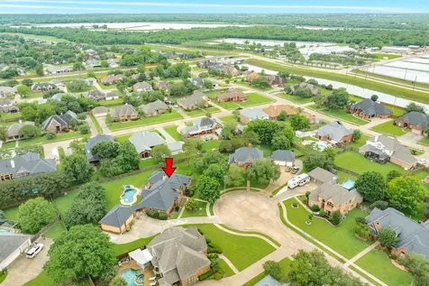 55 Mandevilla Court Lake Jackson TX 77566