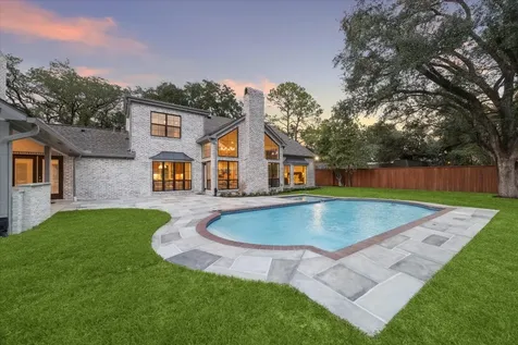 5665 Pine Forest Road Houston TX 77056