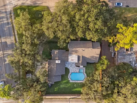 5665 Pine Forest Road Houston TX 77056