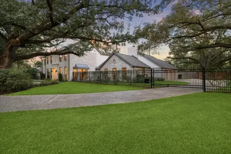 5665 Pine Forest Road Houston TX 77056