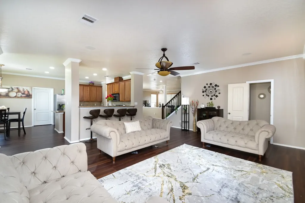 6737 Riverwood Live Oak TX 78233
