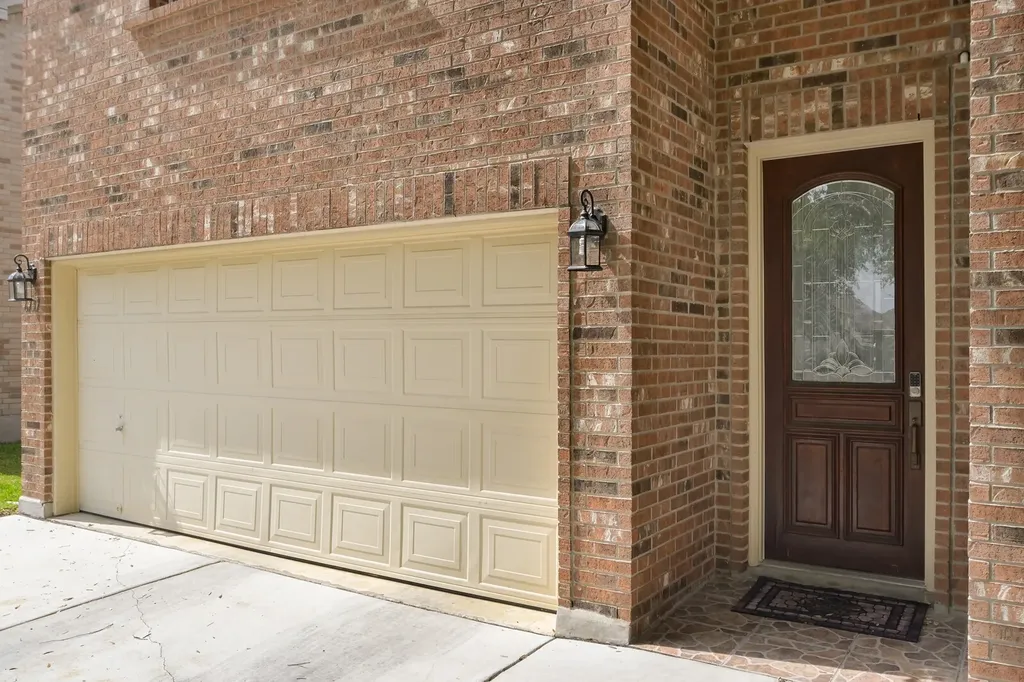 6737 Riverwood Live Oak TX 78233