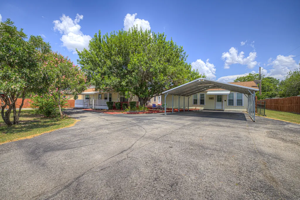 580 E Zipp Road New Braunfels TX 78130