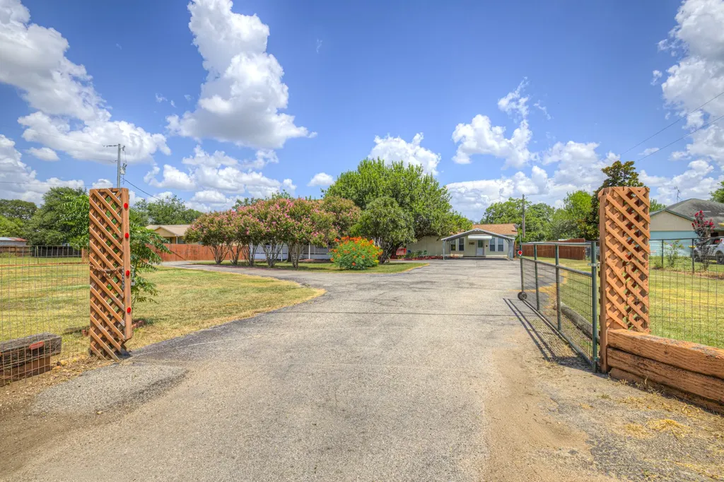 580 E Zipp Road New Braunfels TX 78130