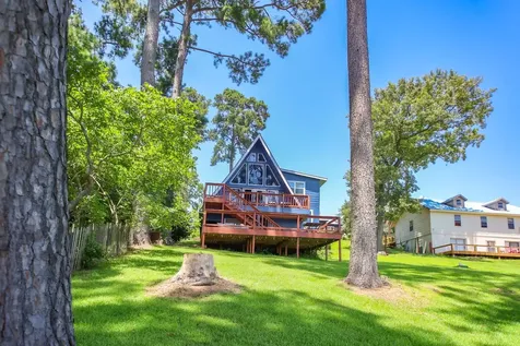 169 N County Road 4945 Etoile TX 75944