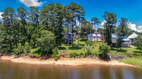 169 N County Road 4945 Etoile TX 75944