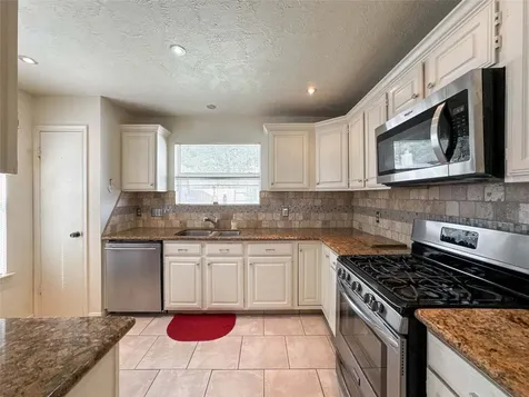 16747 Square Rigger Lane Friendswood TX 77546