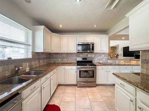 16747 Square Rigger Lane Friendswood TX 77546