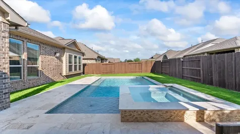 8914 Stonebriar Creek Crossing Tomball TX 77375