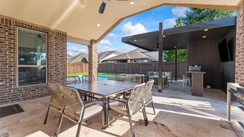 8914 Stonebriar Creek Crossing Tomball TX 77375