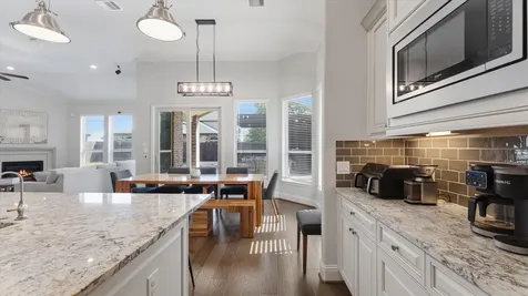 8914 Stonebriar Creek Crossing Tomball TX 77375