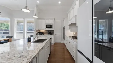 8914 Stonebriar Creek Crossing Tomball TX 77375