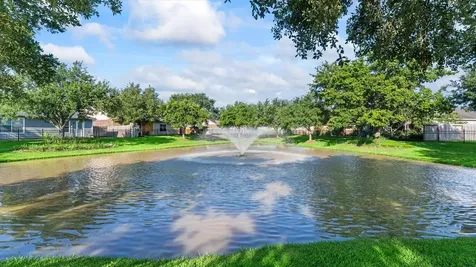 8914 Stonebriar Creek Crossing Tomball TX 77375