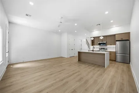 8019 Grandview Street B Houston TX 77051