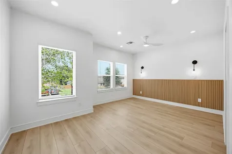 8019 Grandview Street B Houston TX 77051