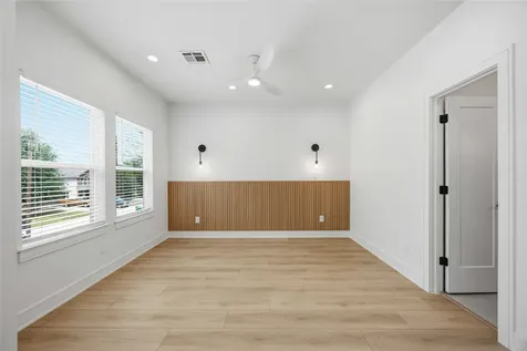 8019 Grandview Street B Houston TX 77051