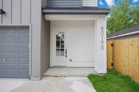 8019 Grandview Street B Houston TX 77051