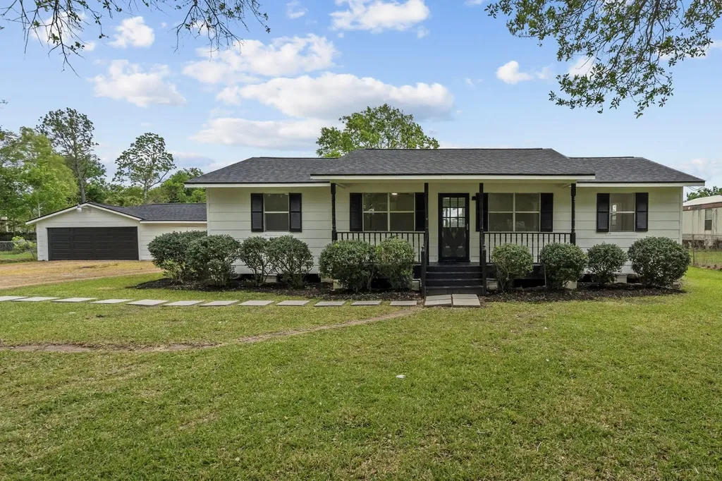 19139 County Road 927a Alvin TX 77511