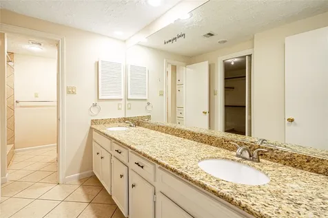 2306 Potomac Drive B Houston TX 77057