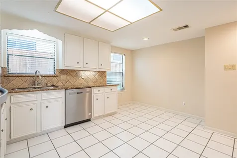 2306 Potomac Drive B Houston TX 77057