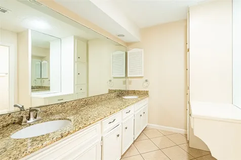 2306 Potomac Drive B Houston TX 77057
