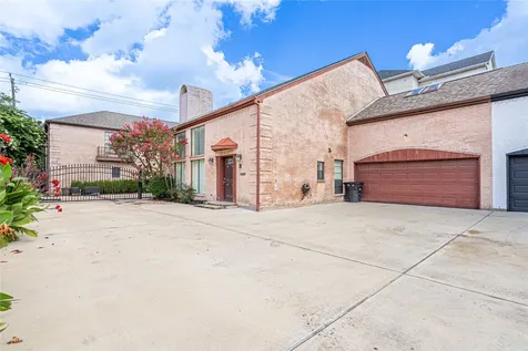 2306 Potomac Drive B Houston TX 77057