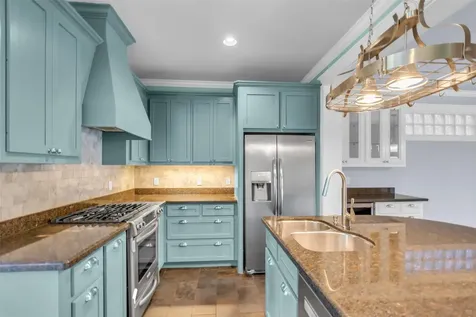 236 E Woodland Street Houston TX 77009
