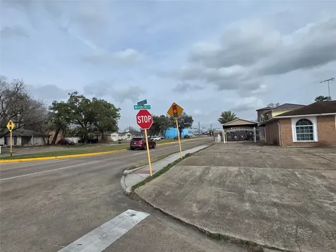 830 Hollycrest Drive Channelview TX 77530