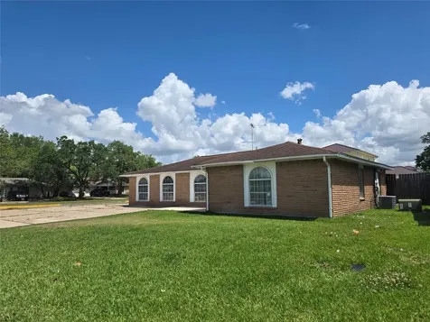 830 Hollycrest Drive Channelview TX 77530