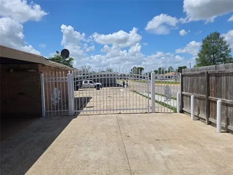 830 Hollycrest Drive Channelview TX 77530