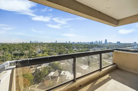 49 Briar Hollow Lane 1704 Houston TX 77027