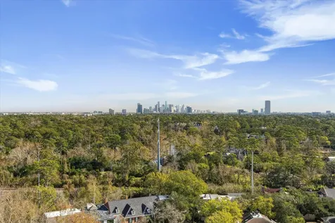 49 Briar Hollow Lane 1704 Houston TX 77027