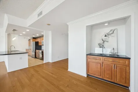 49 Briar Hollow Lane 1704 Houston TX 77027