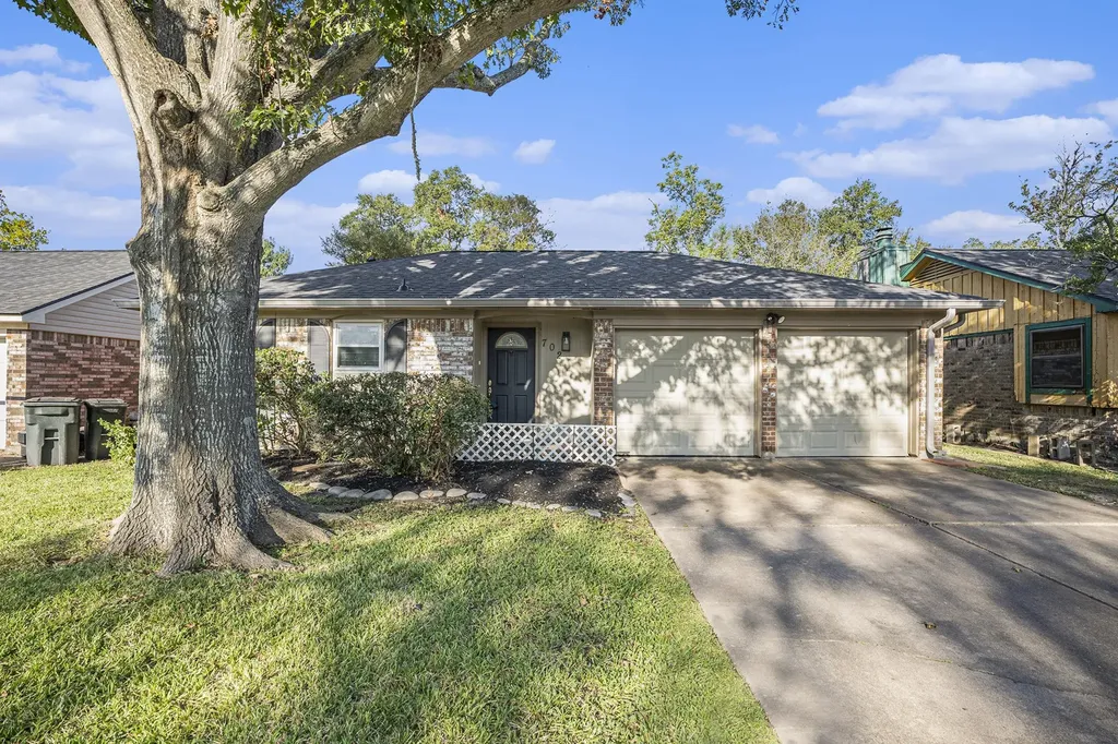 702 Reynolds Avenue League City TX 77573