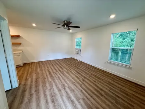 520 Mcguire Huntsville TX 77340