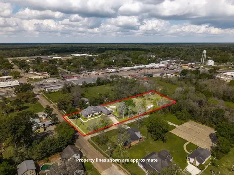 2031 Grand Avenue Liberty TX 77575