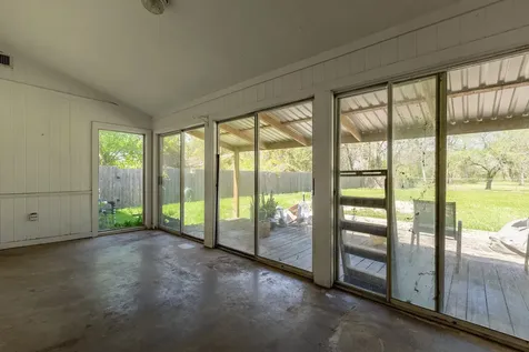 2031 Grand Avenue Liberty TX 77575