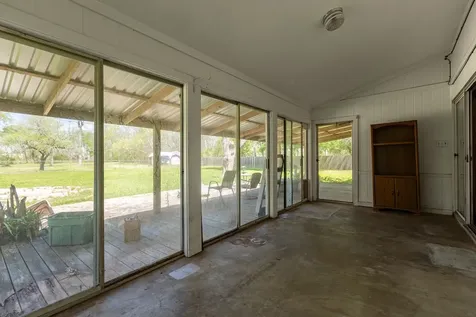 2031 Grand Avenue Liberty TX 77575