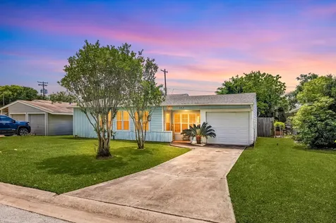 123 Bonita Avenue Galveston TX 77550
