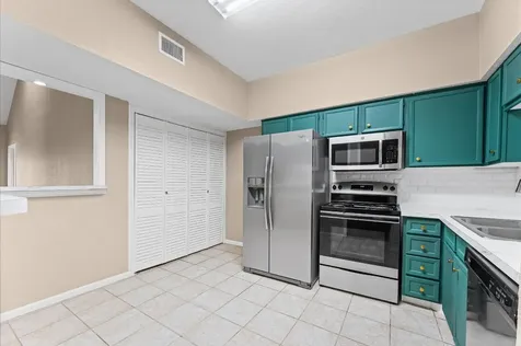 2100 Tanglewilde Street 404 Houston TX 77063