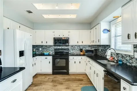 4107 Hardin Drive Galveston TX 77554