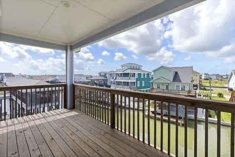 413 Jeanie Lynne Circle Tiki Island TX 77554