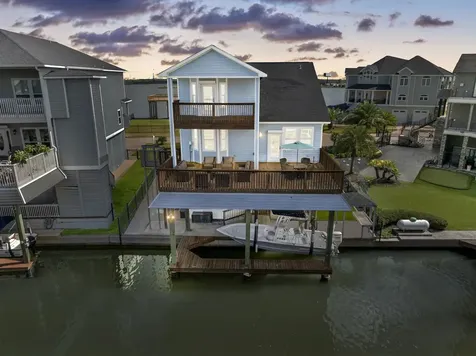 413 Jeanie Lynne Circle Tiki Island TX 77554