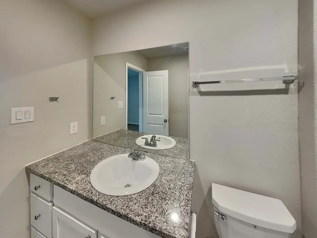 10511 Varmus Drive Converse TX 78109