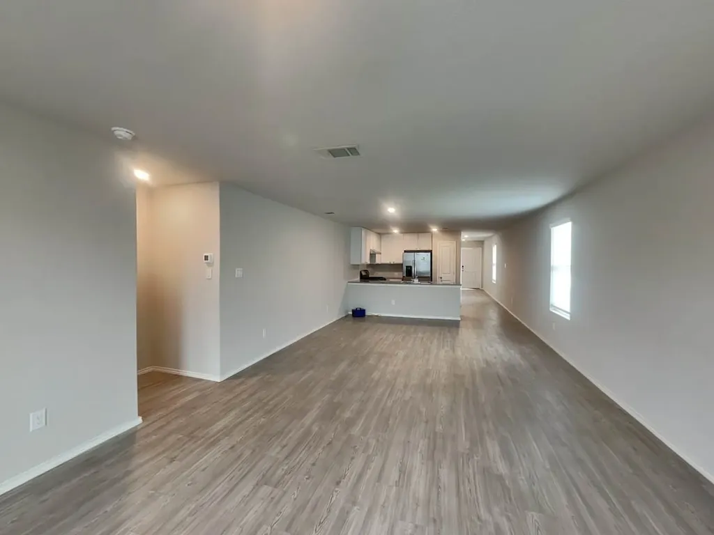 10511 Varmus Drive Converse TX 78109